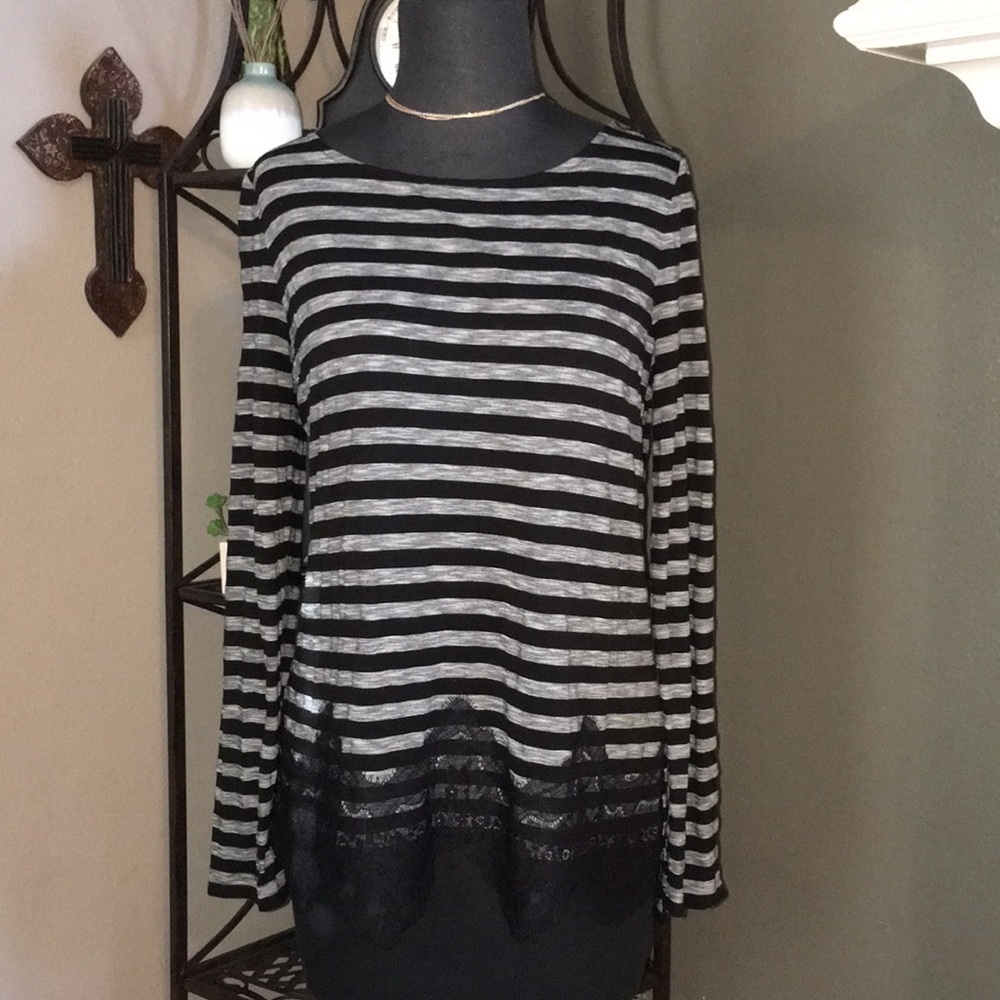 White House Black Market Top